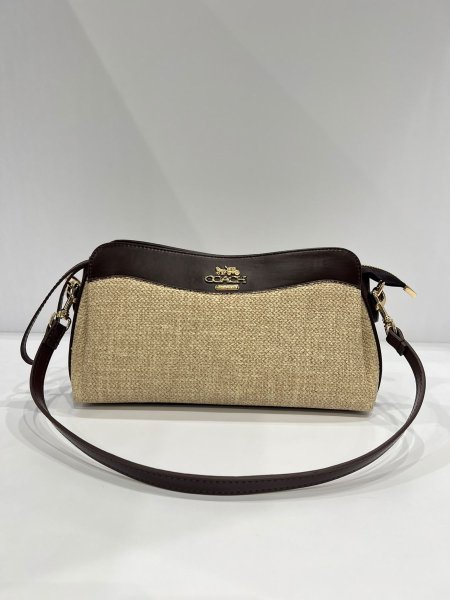 شنطة COACH