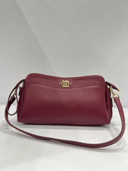 شنطة COACH
