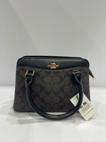 شنطة COACH