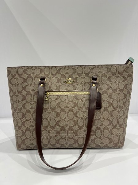 شنطة COACH