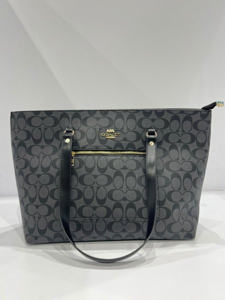 شنطة COACH